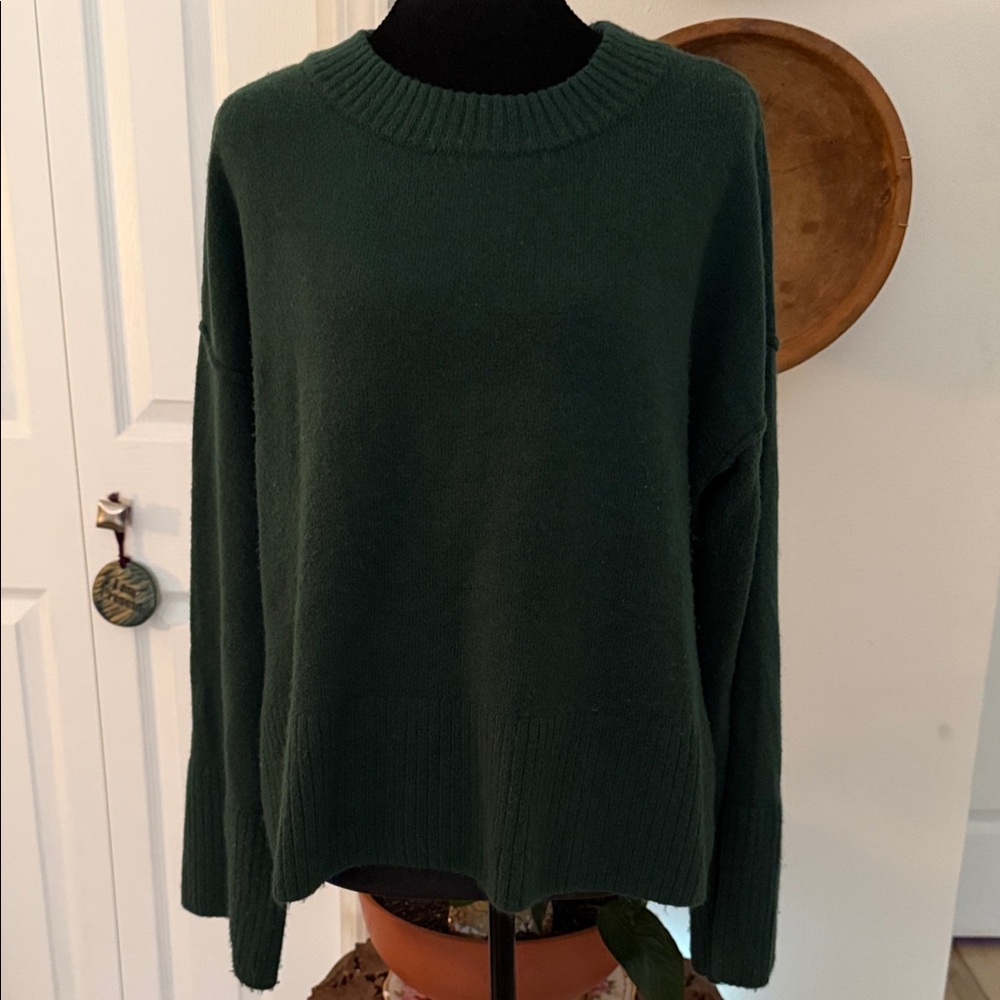 CeCe Deep Green Crewneck Sweater